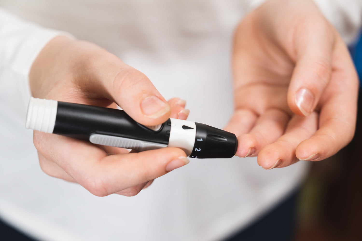 Accu-Chek Blutzucker-Sofortmessgerät-Set: Ein praktischer Begleiter für ein effektives Diabetes-Management