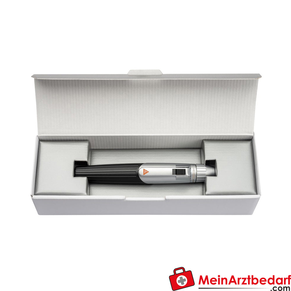 HEINE mini-c handgehaltene Untersuchungslampe.