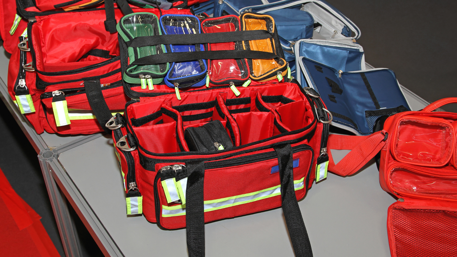 Ein Hausarzt sucht eine perfekte Notfalltasche für seine Ordination - wir berichten