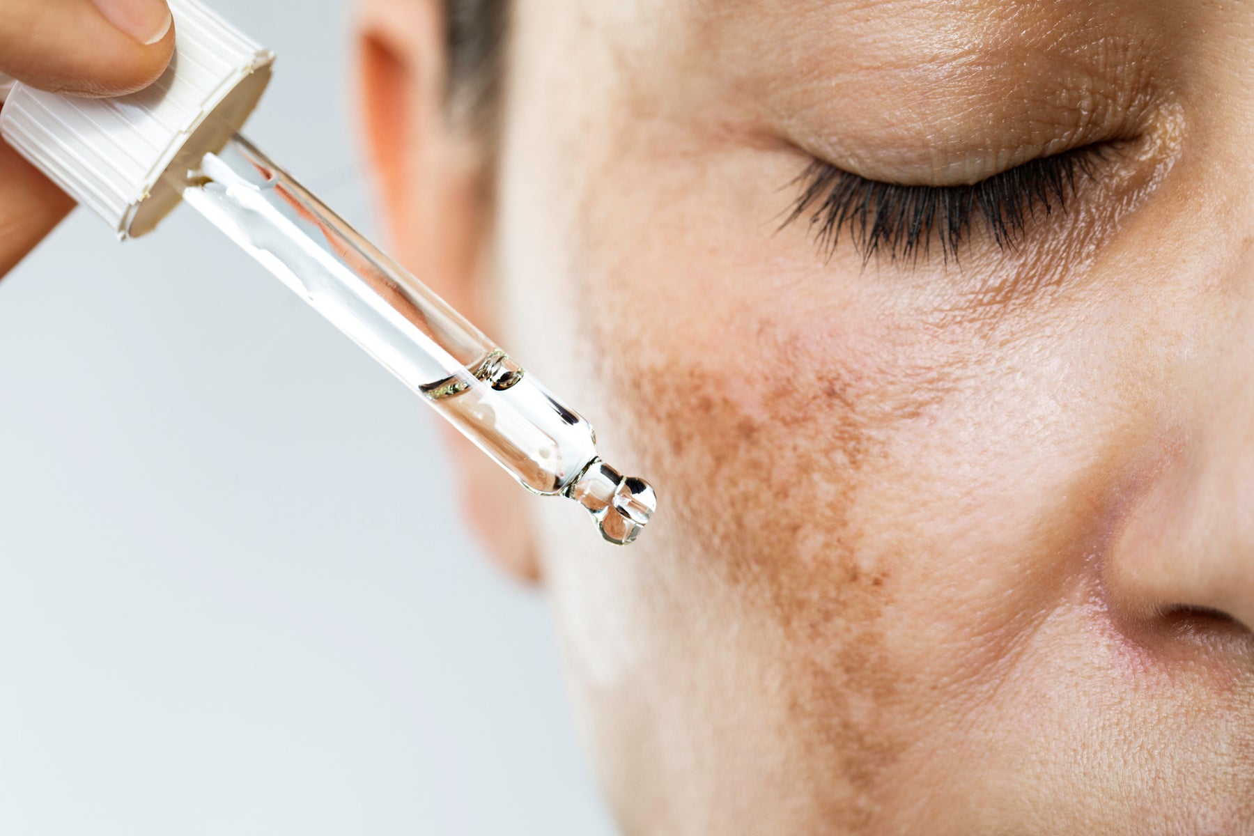Verwandeln Sie Ihre Hautpflegeroutine mit dem von Dermatologen empfohlenen Serum von La Roche-Posay