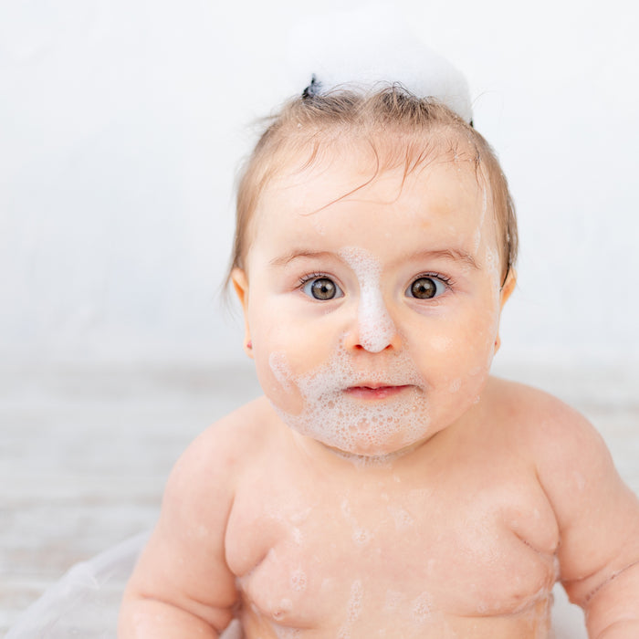 Sanfte Pflege entdecken mit HiPP Baby Sanftes Haut- und Haarwaschgel