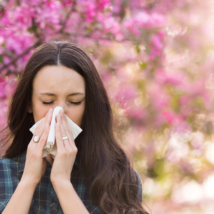 Pollenallergie behandeln - welche Möglichkeiten gibt es? Ein Arzt klärt auf